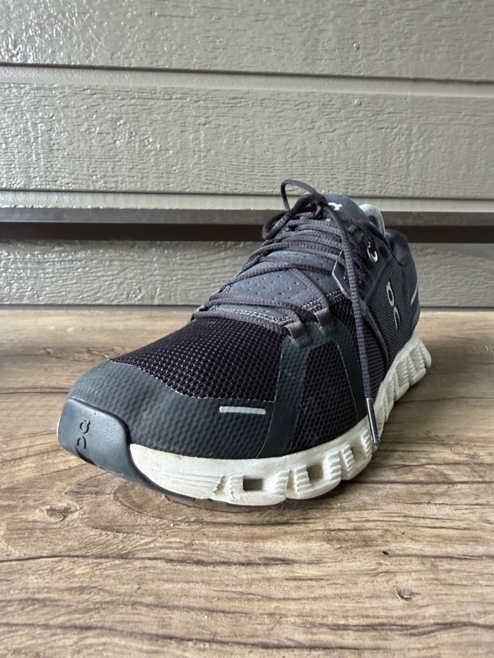 ON Cloud 5 Men’s Running Shoes  Size M 9